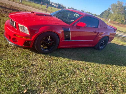 Red 2006 Ford Mustang GT