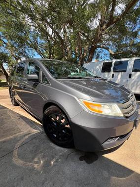 Gray 2013 Honda Odyssey LX