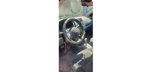 Photo 4 of 11 of 2014 Nissan Versa 1.6 SV