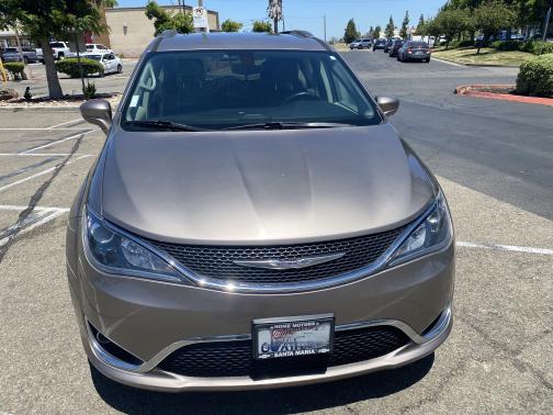 2018 Chrysler Pacifica Touring-L