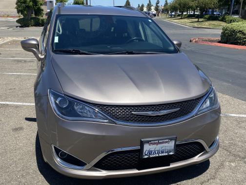 2018 Chrysler Pacifica Touring-L