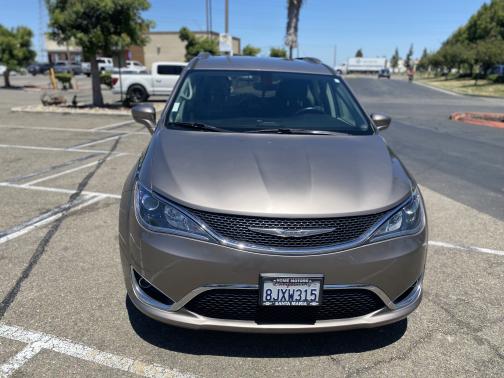 2018 Chrysler Pacifica Touring-L