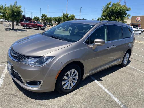 2018 Chrysler Pacifica Touring-L
