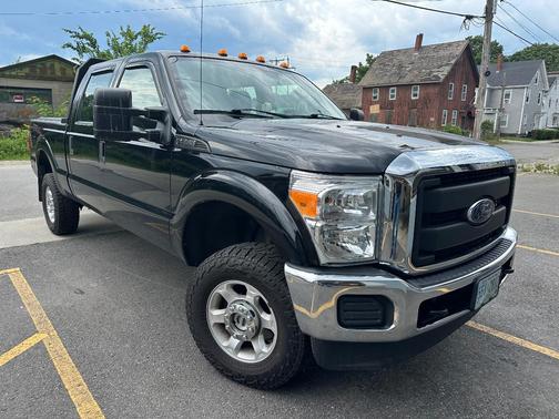 Black 2016 Ford F-250 Lariat