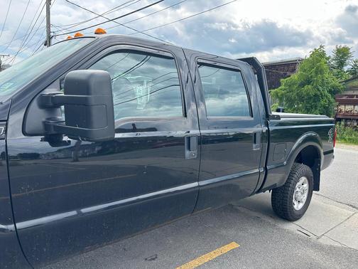 Black 2016 Ford F-250 Lariat