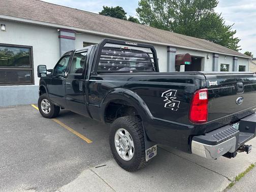 Black 2016 Ford F-250 Lariat