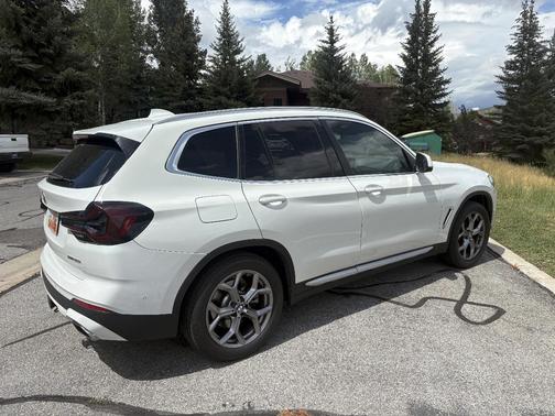 White 2023 BMW X3 xDrive30i