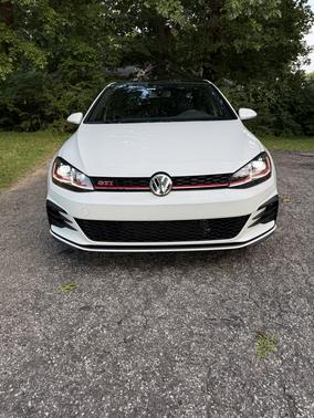 White 2019 Volkswagen Golf GTI 2.0T SE 4-Door