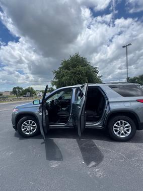 Gray 2019 Chevrolet Traverse LT Cloth