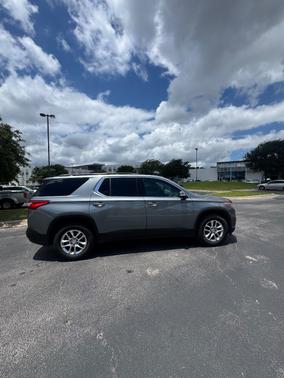 Gray 2019 Chevrolet Traverse LT Cloth