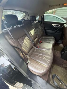 Black 2010 INFINITI FX35 Base