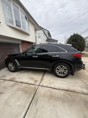 Black 2010 INFINITI FX35 Base