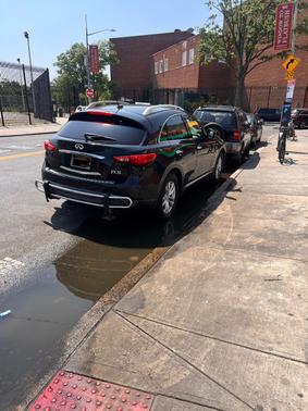 Black 2010 INFINITI FX35 Base