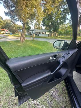 Black 2016 Volkswagen Tiguan SE