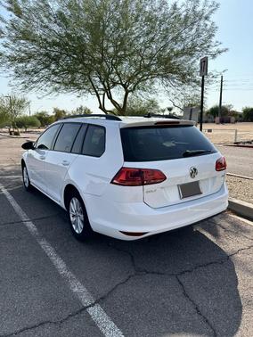 White 2016 Volkswagen Golf SportWagen TSI S 4-Door