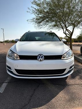 White 2016 Volkswagen Golf SportWagen TSI S 4-Door