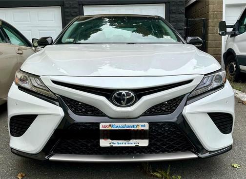 White 2018 Toyota Camry XSE