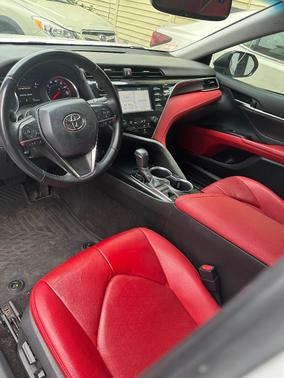 White 2018 Toyota Camry XSE