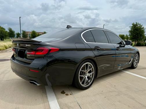 Black 2021 BMW 540 i