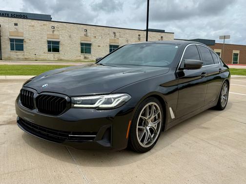 Black 2021 BMW 540 i