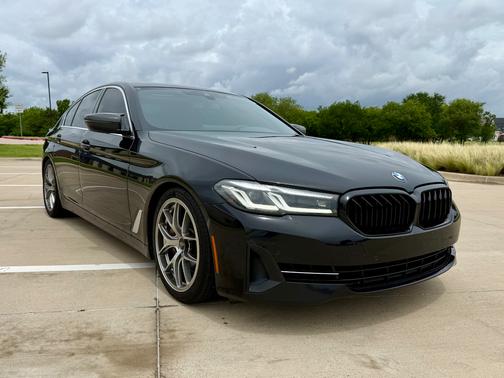 Black 2021 BMW 540 i