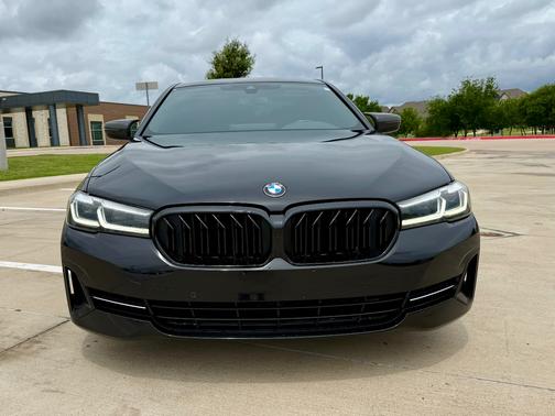 Black 2021 BMW 540 i