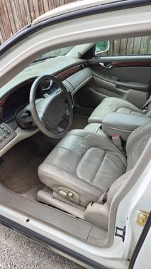 White 2004 Cadillac DeVille Base