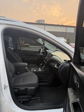 White 2019 Chevrolet Equinox 2LT
