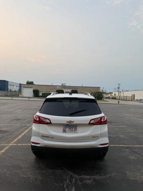 White 2019 Chevrolet Equinox 2LT