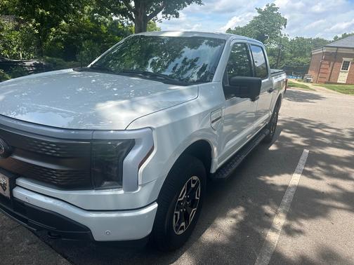 2023 Ford F-150 Lightning LARIAT