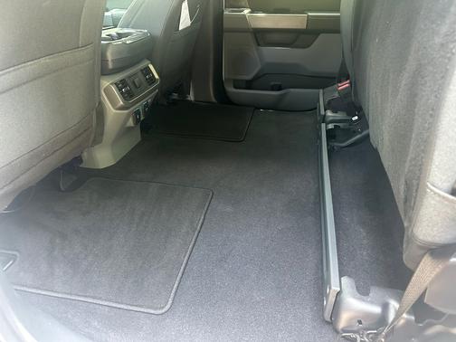 2023 Ford F-150 Lightning LARIAT