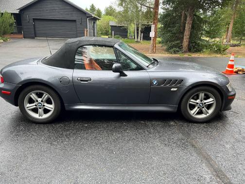 Gray 2000 BMW Z3 2.3 Roadster