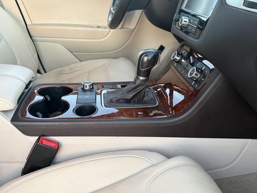 Blue 2014 Volkswagen Touareg TDI Sport