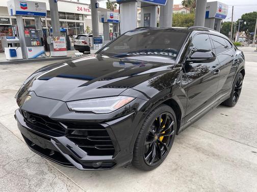 Black 2021 Lamborghini Urus Base