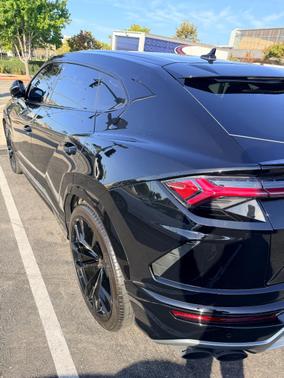 Black 2021 Lamborghini Urus Base