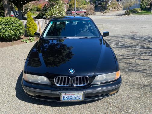 Black 2000 BMW 540 i