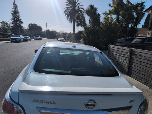 White 2014 Nissan Altima 2.5 SV