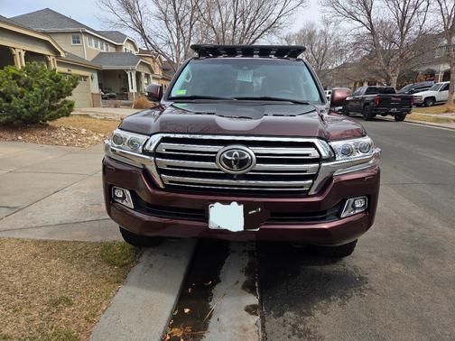 2016 Toyota Land Cruiser Base