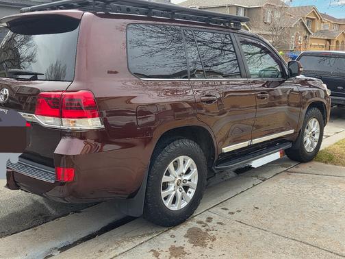 2016 Toyota Land Cruiser Base