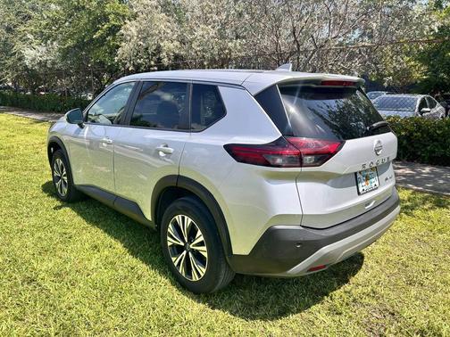 Silver 2022 Nissan Rogue SV