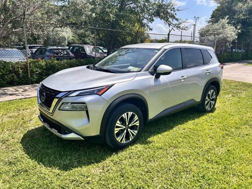 Silver 2022 Nissan Rogue SV