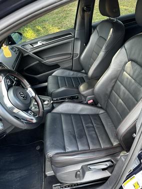 2017 Volkswagen Golf GTI SE 4-Door