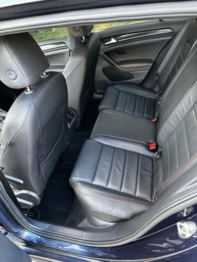 2017 Volkswagen Golf GTI SE 4-Door