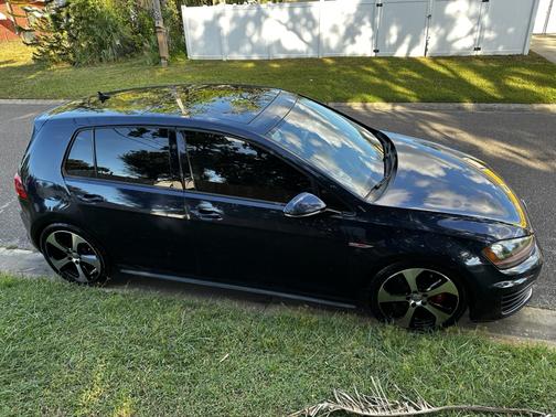 2017 Volkswagen Golf GTI SE 4-Door