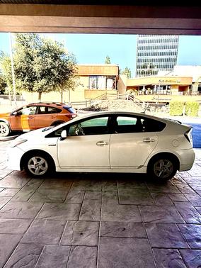 White 2011 Toyota Prius IV