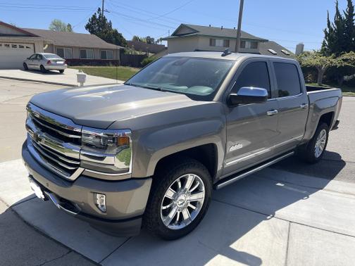 Photo 1 of 14 of 2017 Chevrolet Silverado 1500 High Country