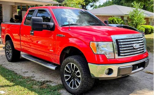 Red 2013 Ford F-150 XLT