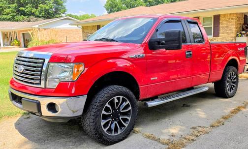 Red 2013 Ford F-150 XLT