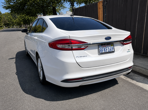 White 2018 Ford Fusion SE