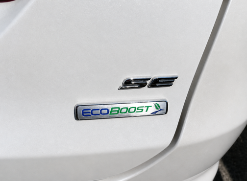 White 2018 Ford Fusion SE